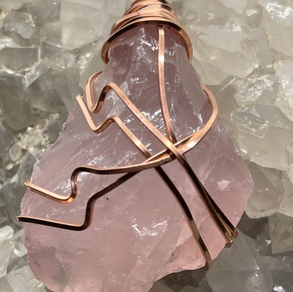 NWT Large Rose Quartz & Copper Wire-Wrapped Pendant 16" Copper Chain